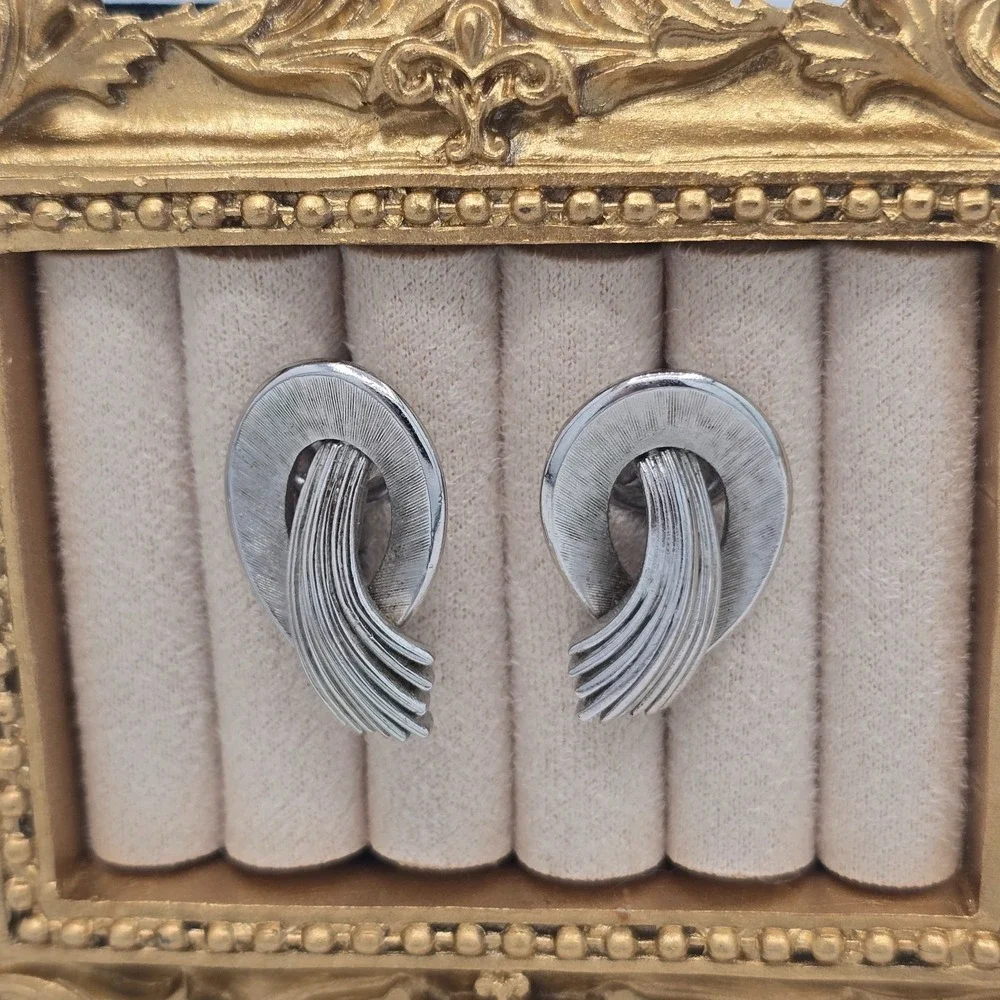 Crown Trifari Vintage Earrings Silvertone Brushed Abstract Clip On